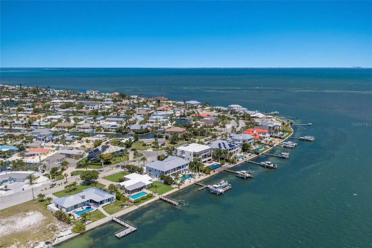633 Key Royale Drive, Holmes Beach, FL 34217 Photo