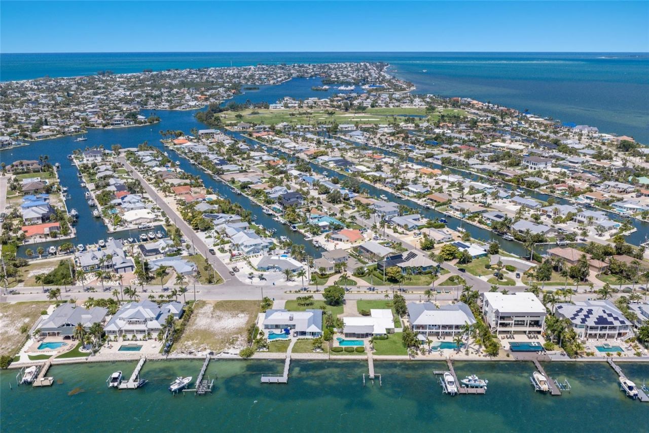 633 Key Royale Drive, Holmes Beach, FL 34217 Photo