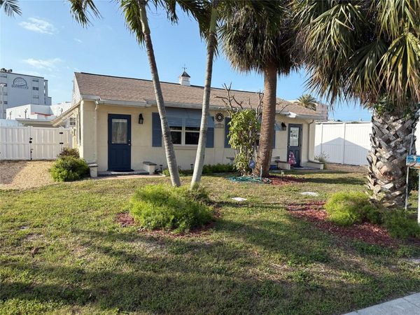 111 174TH AVENUE E, REDINGTON SHORES, FL 33708