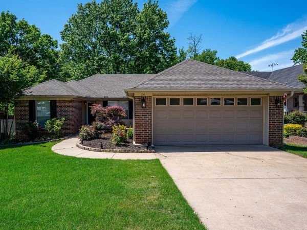 74 Garden Oaks Drive, Maumelle, AR 72113