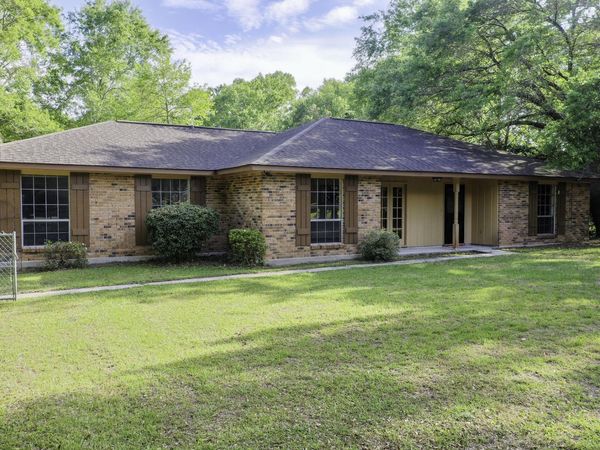 171 Northwood Dr., Carriere, MS 39426