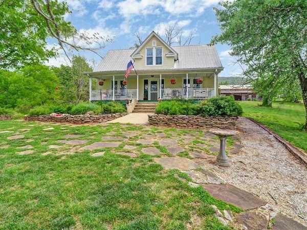 9988 Upper East Valley Rd, Pikeville, TN 37367