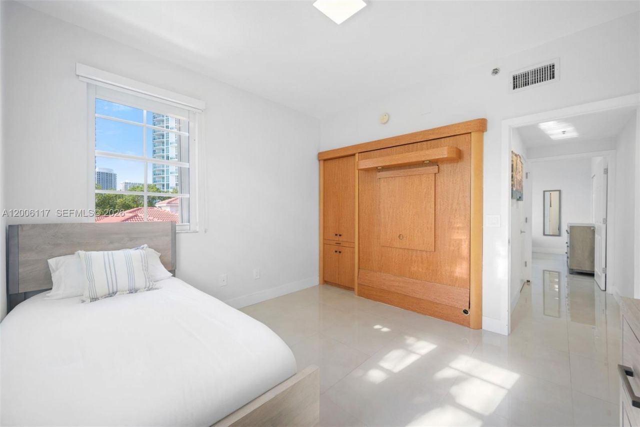 3255 NE 184th St, Unit 12410, Aventura, FL 33160 Photo