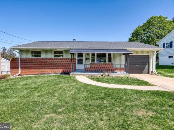 439 N LOMBARD STREET, DALLASTOWN, PA 17313