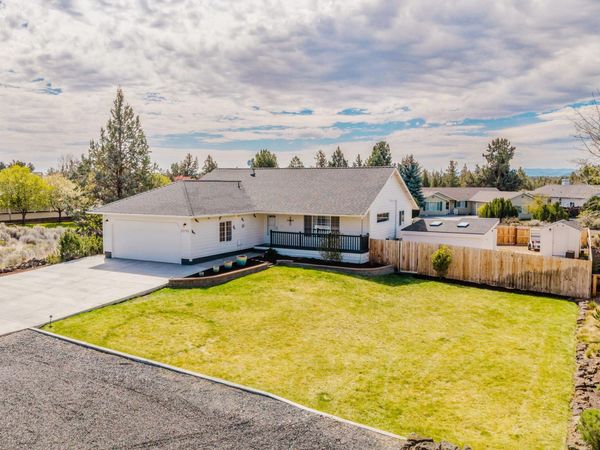 20795 Arago Circle, Bend, OR 97703