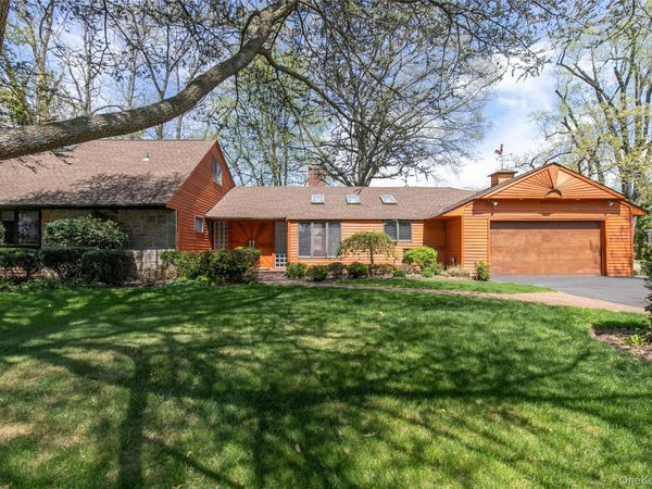 20 OLD FARM Road, Great Neck, NY 11020