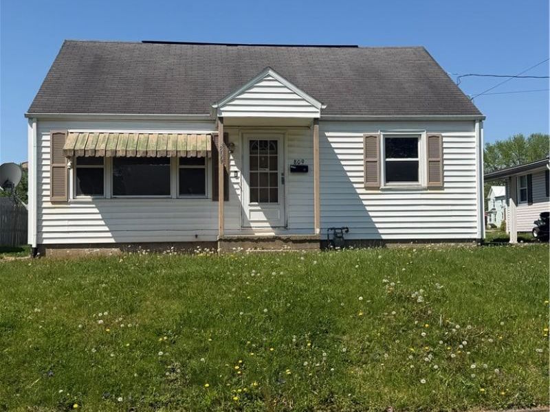 809 12th Street SW, Massillon, OH 44647 Photo 2