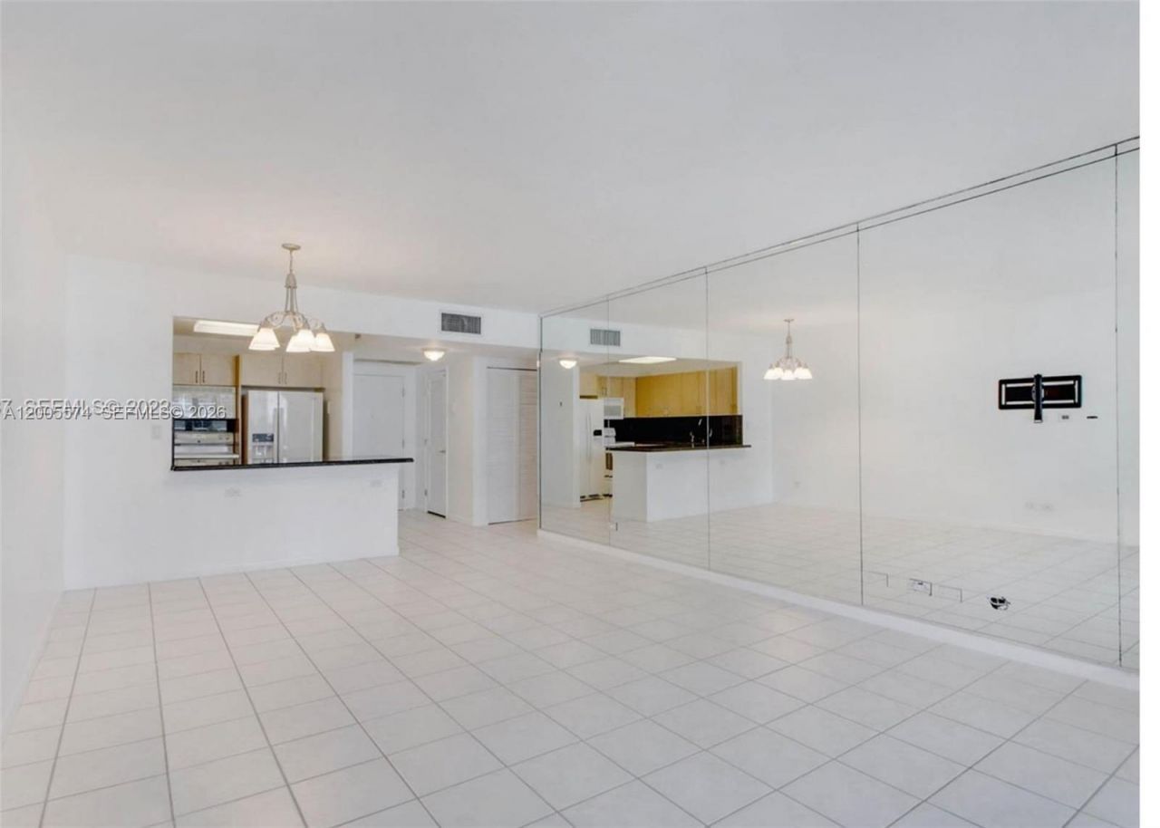 2301 Collins Ave, Unit 817, Miami Beach, FL 33139 Photo