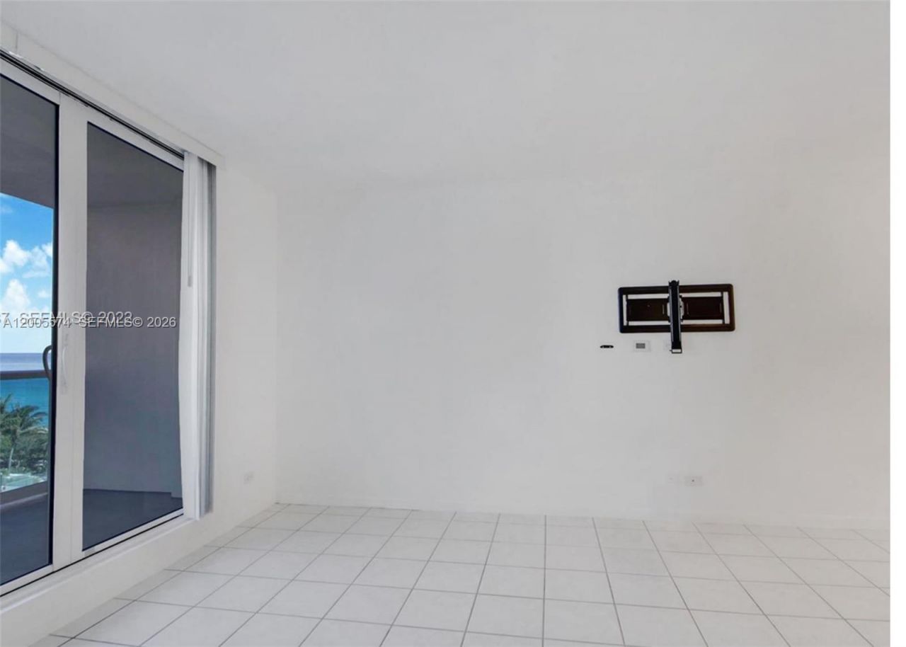 2301 Collins Ave, Unit 817, Miami Beach, FL 33139 Photo