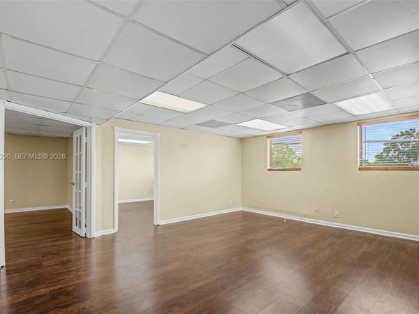 3735 SW 8th St, Coral Gables, FL 33134
