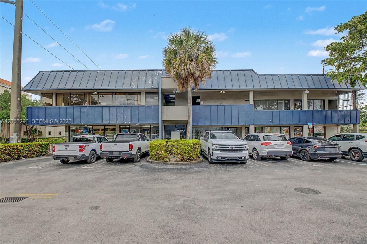 3735 SW 8th St, Coral Gables, FL 33134 Photo