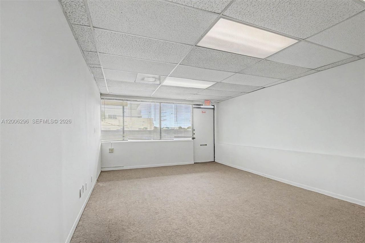 3735 SW 8th St, Coral Gables, FL 33134 Photo