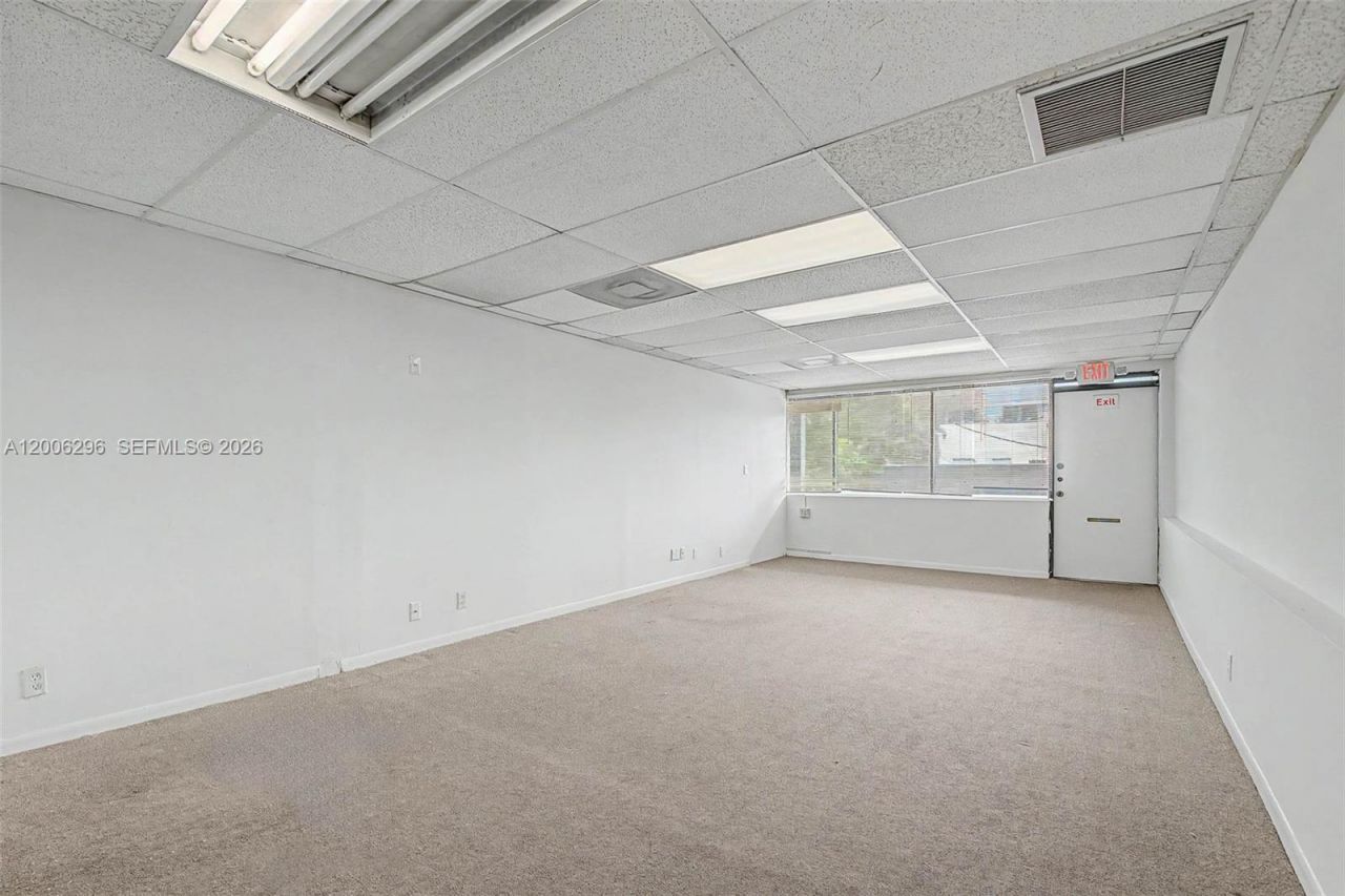 3735 SW 8th St, Coral Gables, FL 33134 Photo