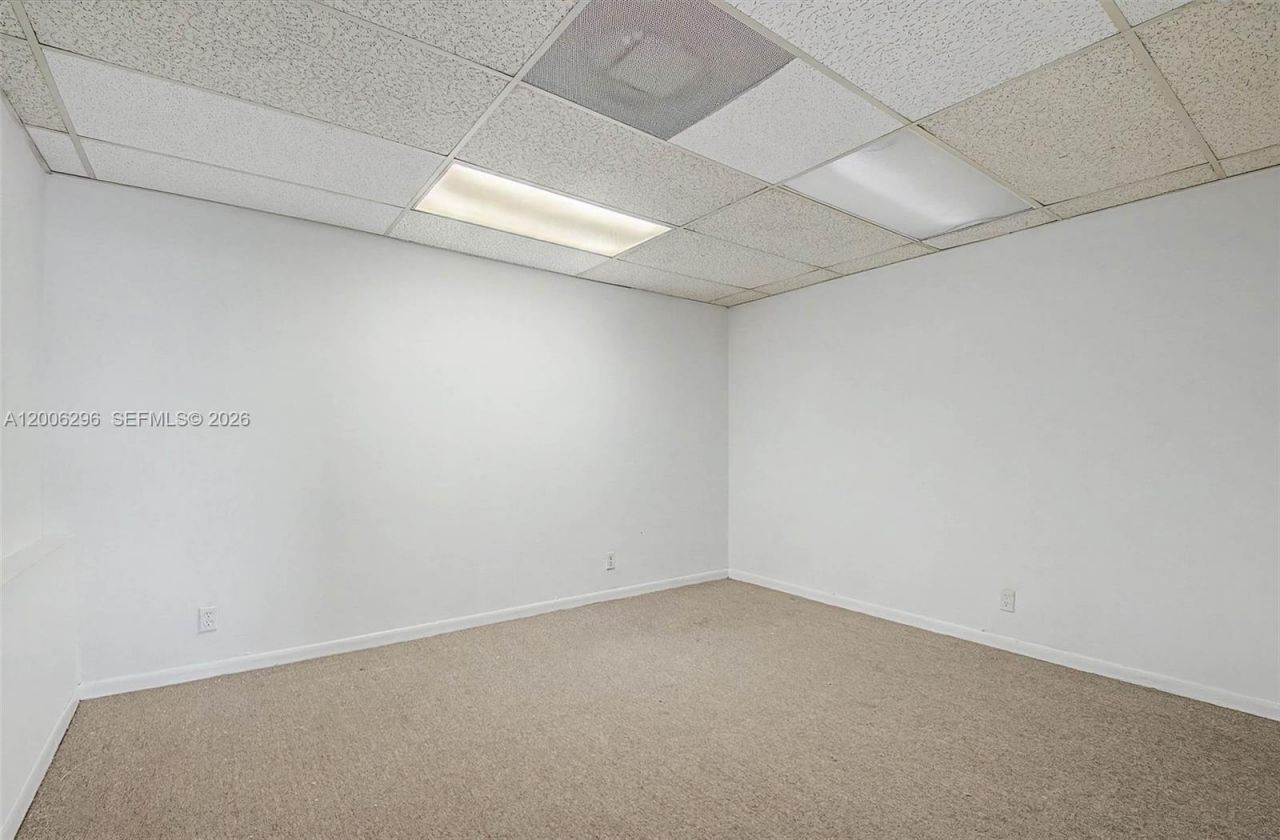 3735 SW 8th St, Coral Gables, FL 33134 Photo