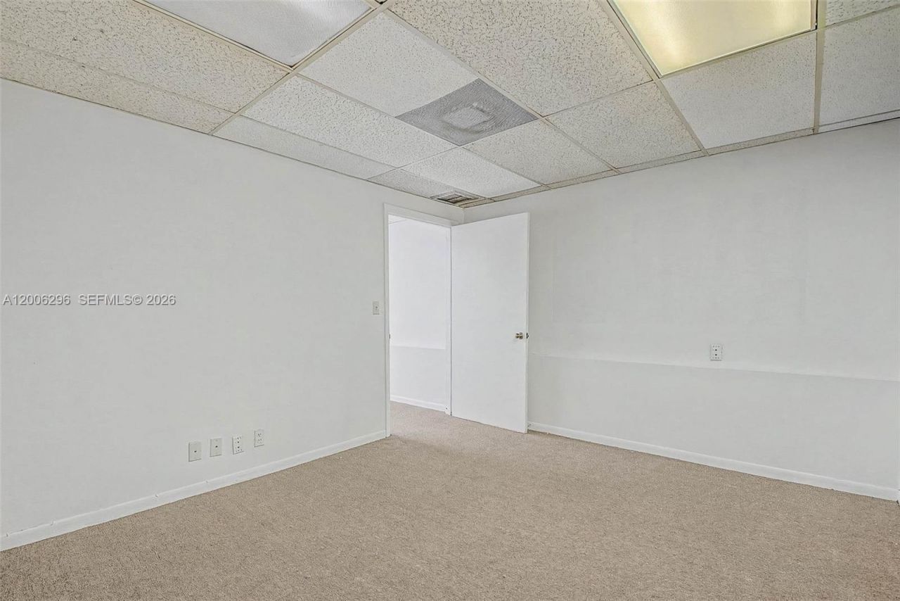 3735 SW 8th St, Coral Gables, FL 33134 Photo