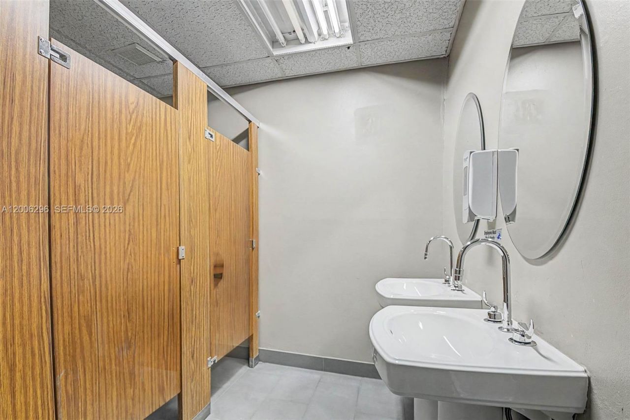 3735 SW 8th St, Coral Gables, FL 33134 Photo