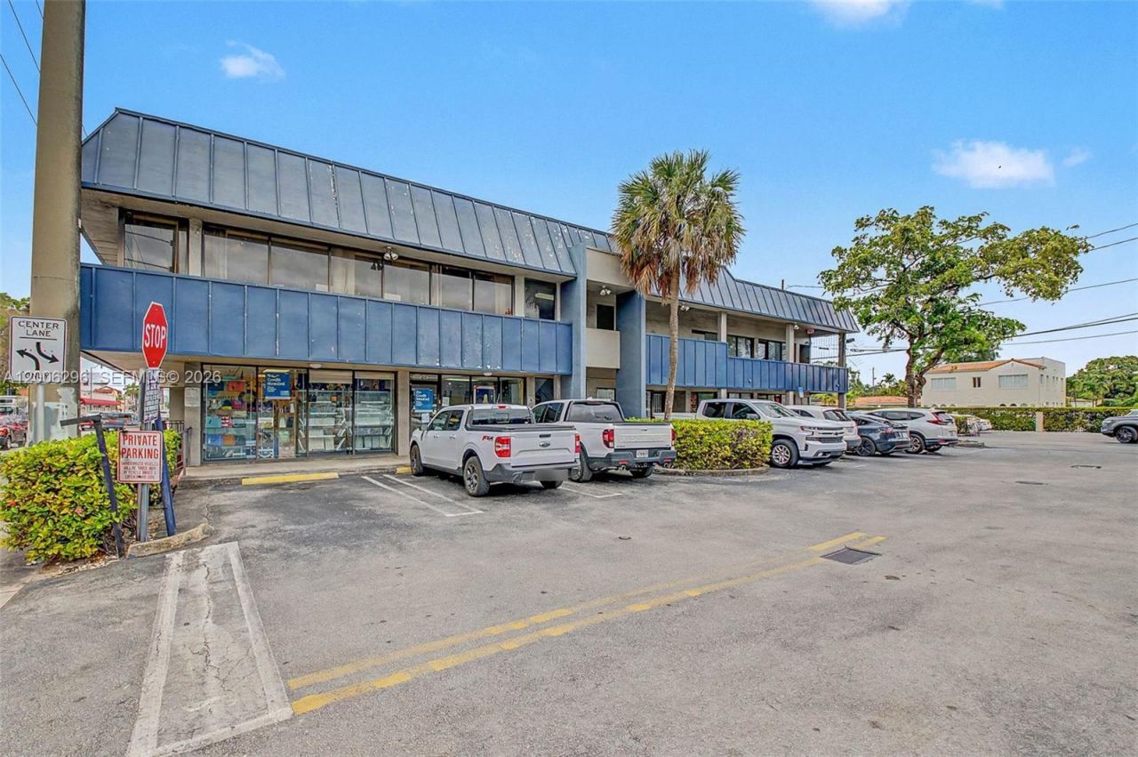 3735 SW 8th St, Coral Gables, FL 33134 Photo