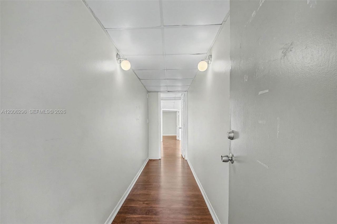 3735 SW 8th St, Coral Gables, FL 33134 Photo