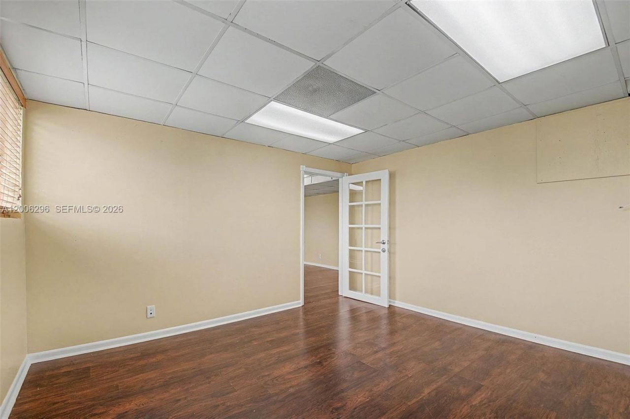 3735 SW 8th St, Coral Gables, FL 33134 Photo