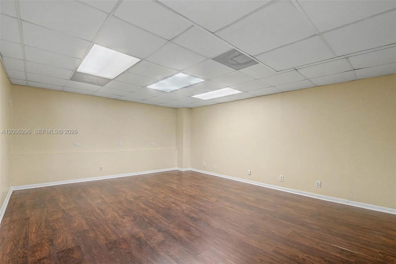 3735 SW 8th St, Coral Gables, FL 33134 Photo