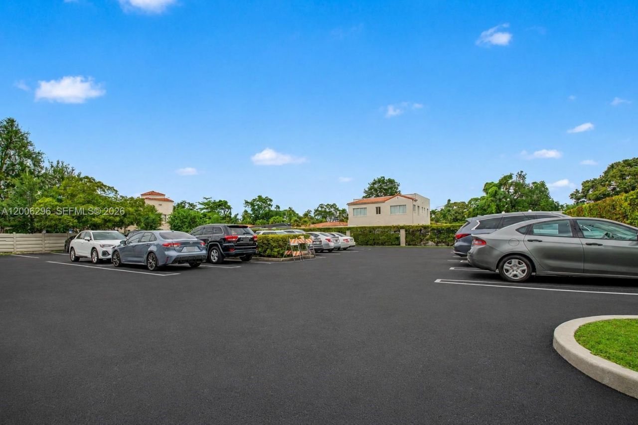 3735 SW 8th St, Coral Gables, FL 33134 Photo