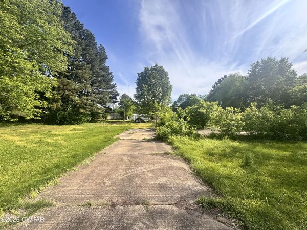 63 Sq Road , Dyersburg, TN 38024