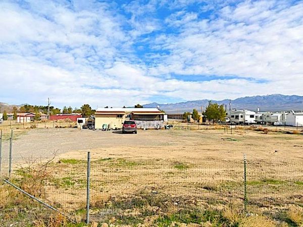 550 Alaska Way , Pahrump, NV 89060