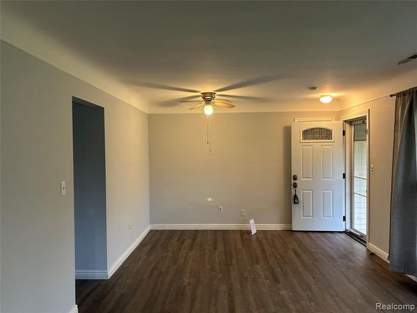 92 Kirk Lane, Troy, MI 48084