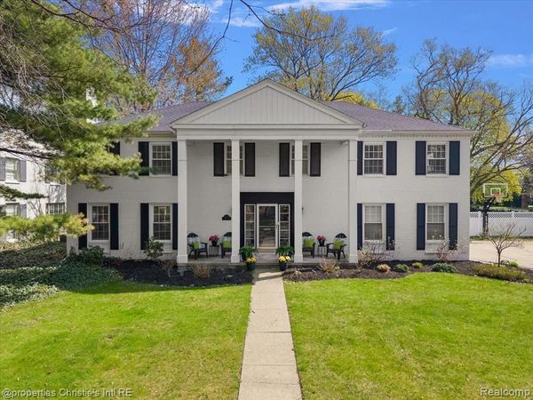 234 Lincoln Road, Grosse Pointe, MI 48230