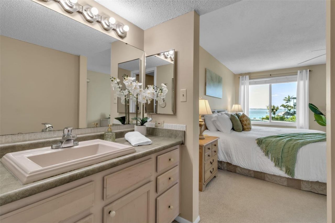 448 Gulf Of Mexico Drive, Unit A205, Longboat Key, FL 34228 Photo