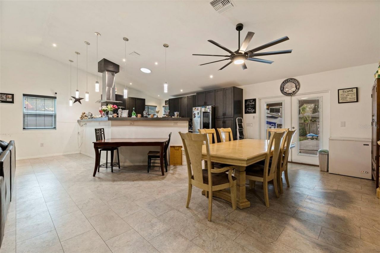 649 16th Street Nw, Largo, FL 33770 Photo