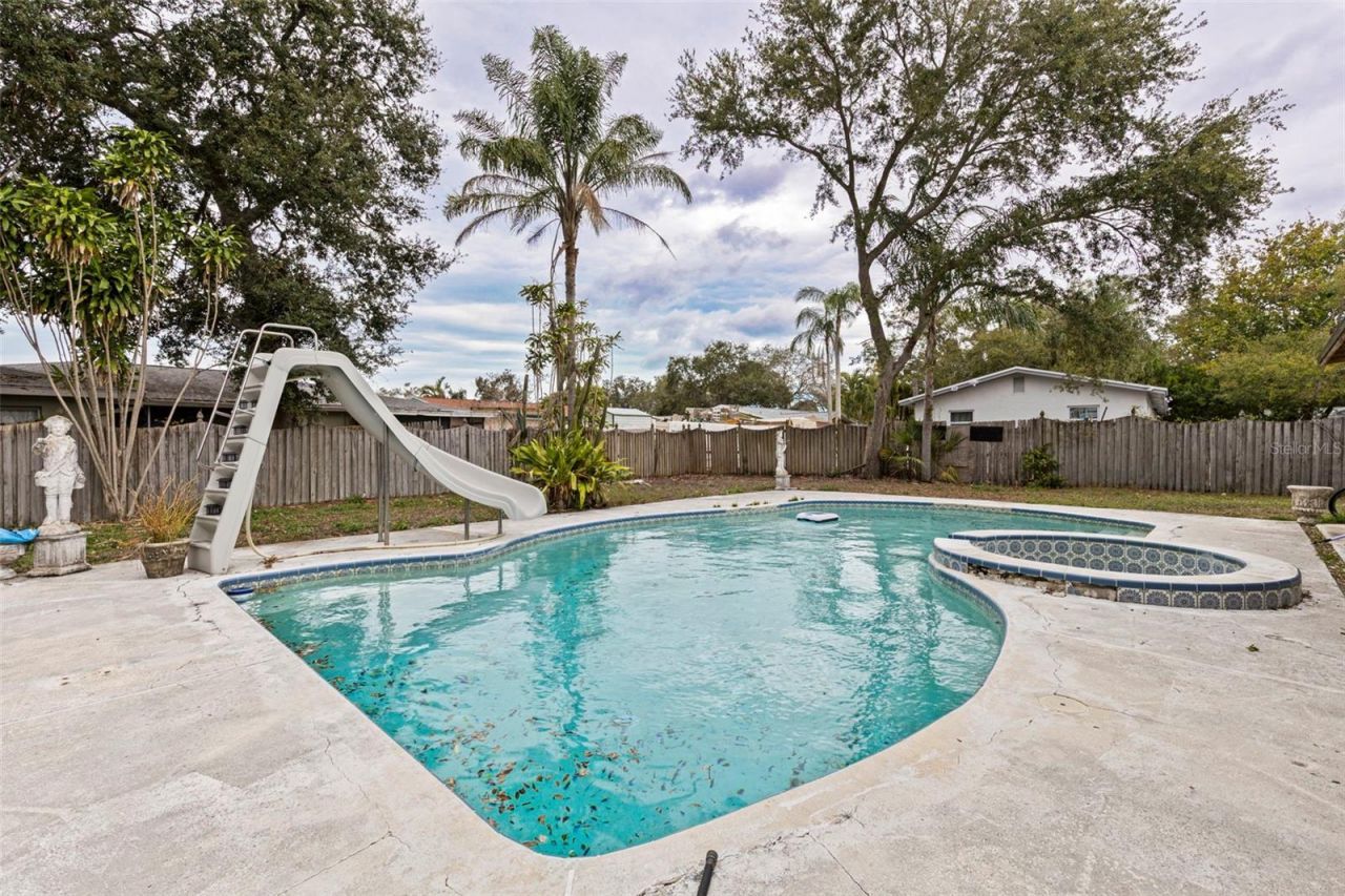 649 16th Street Nw, Largo, FL 33770 Photo