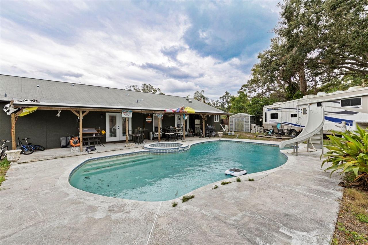 649 16th Street Nw, Largo, FL 33770 Photo