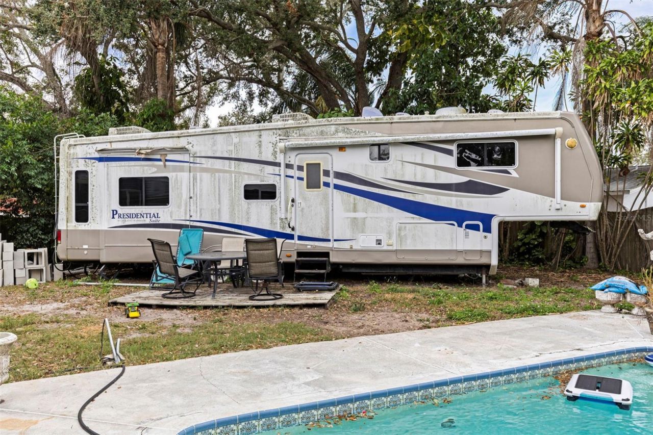 649 16th Street Nw, Largo, FL 33770 Photo
