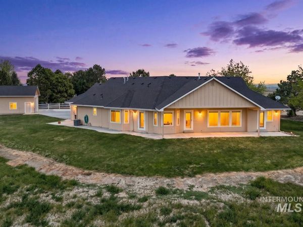 5803 Whispering Hills Dr, Marsing, ID 83639