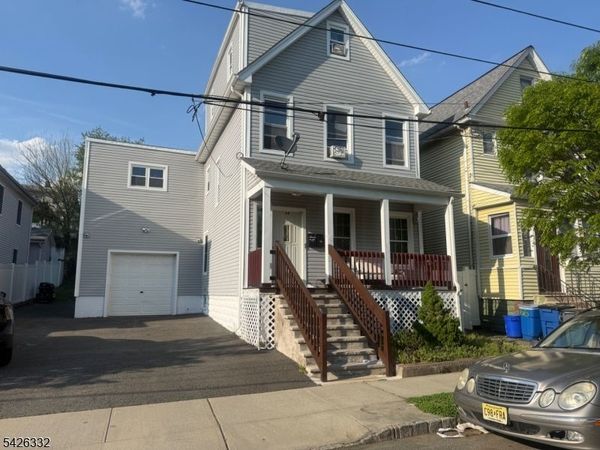 68 Cleveland St, Belleville, NJ 07109