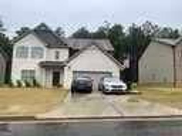 815 Lakehaven Lane , Loganville, GA 30052