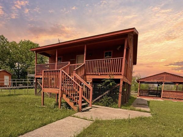 738 LAKESHORE DR S, Bandera, TX 78003