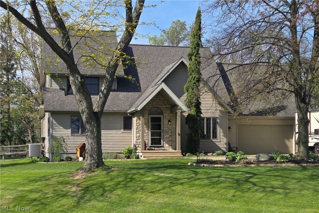 8113 Darrow Road , Huron, OH 44839