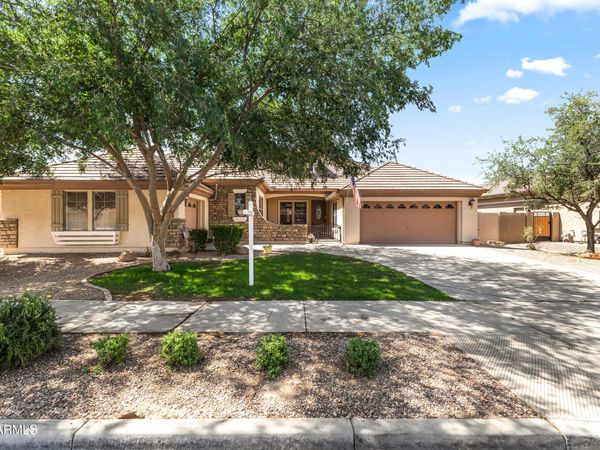 18539 E CARRIAGE Way, Queen Creek, AZ 85142