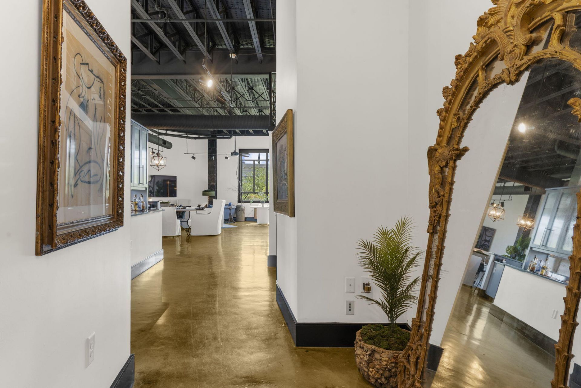 517 King Street Photo 10