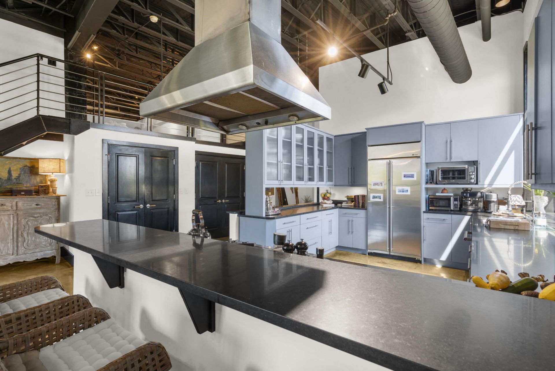 517 King Street Photo 24