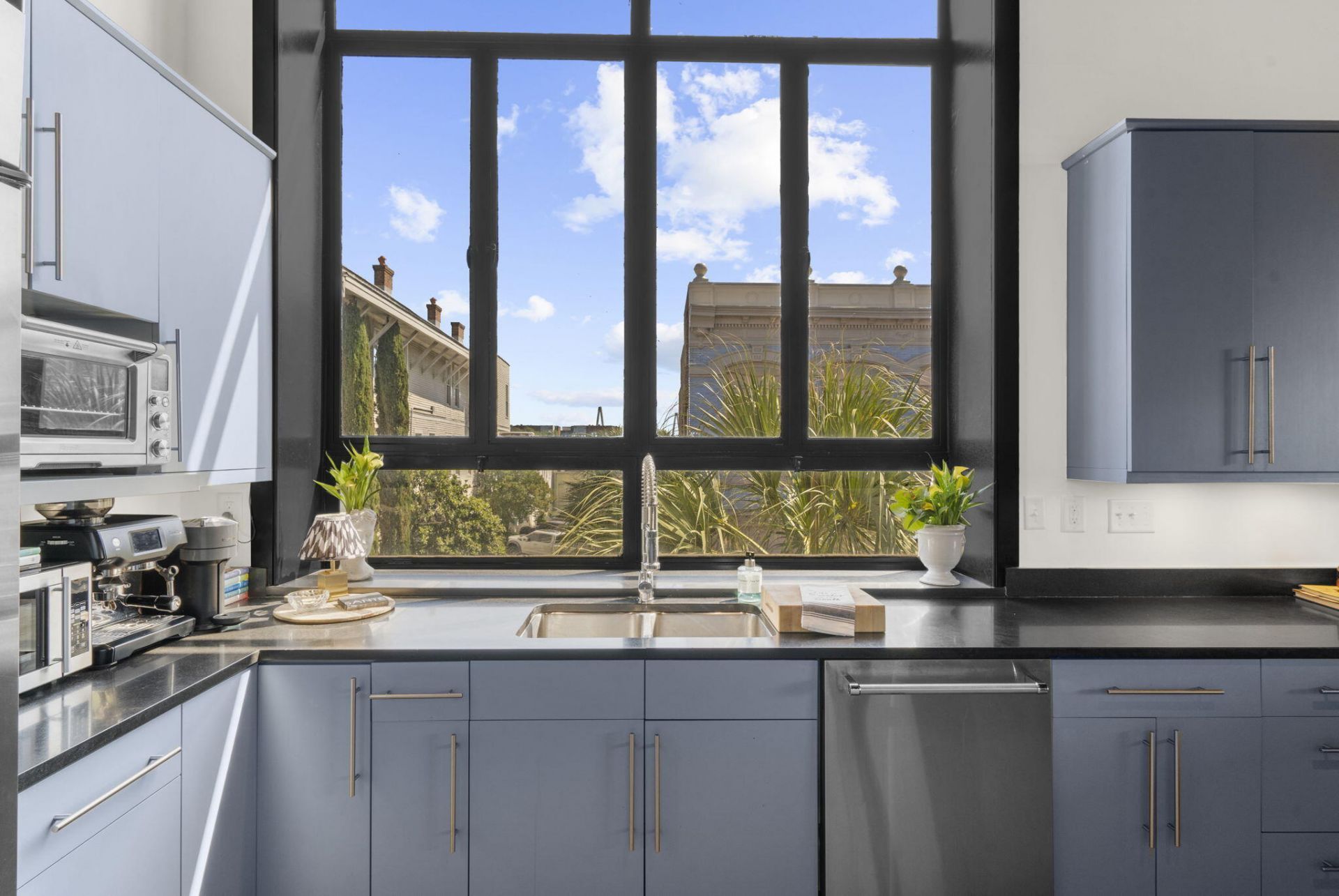 517 King Street Photo 26