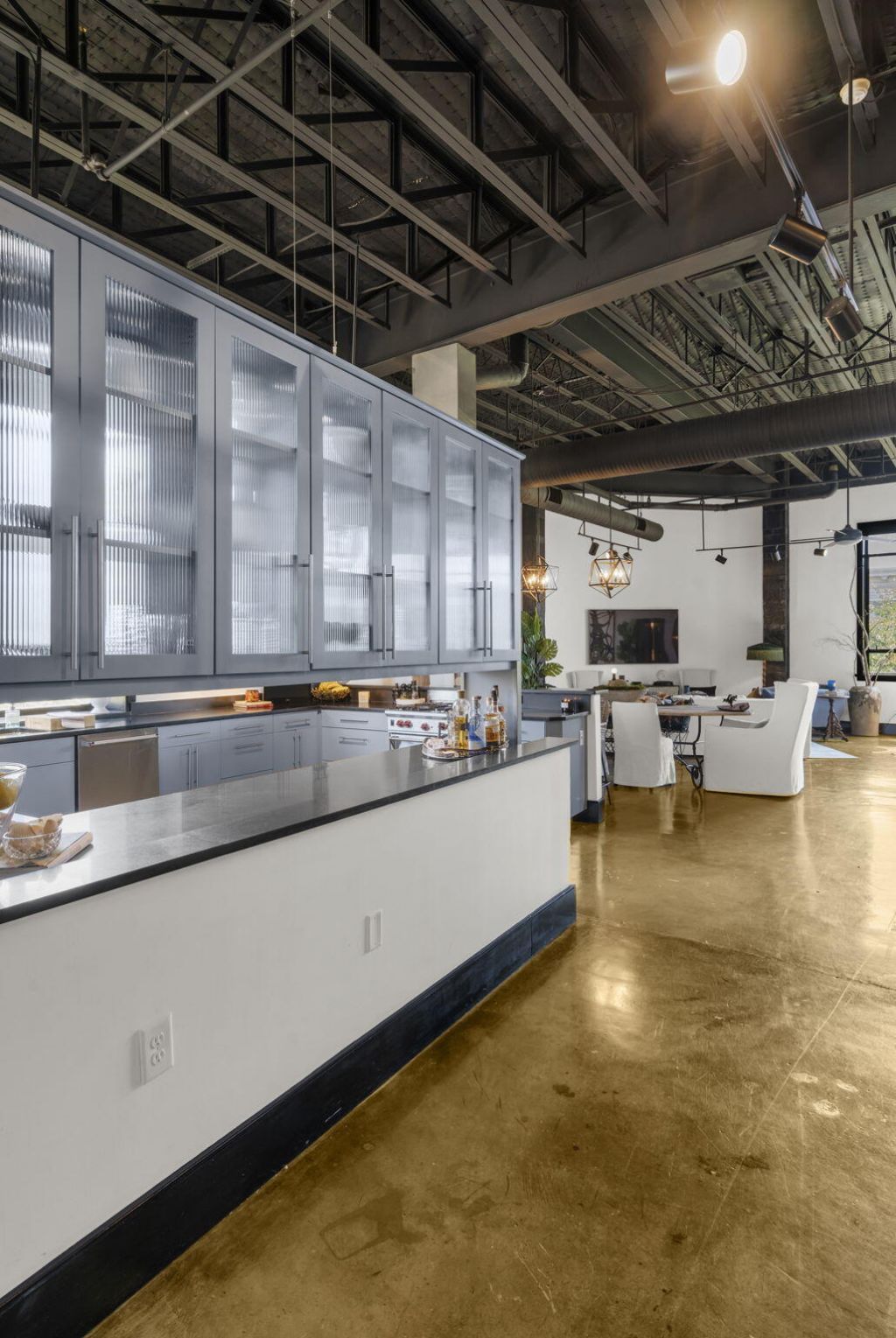 517 King Street Photo 30