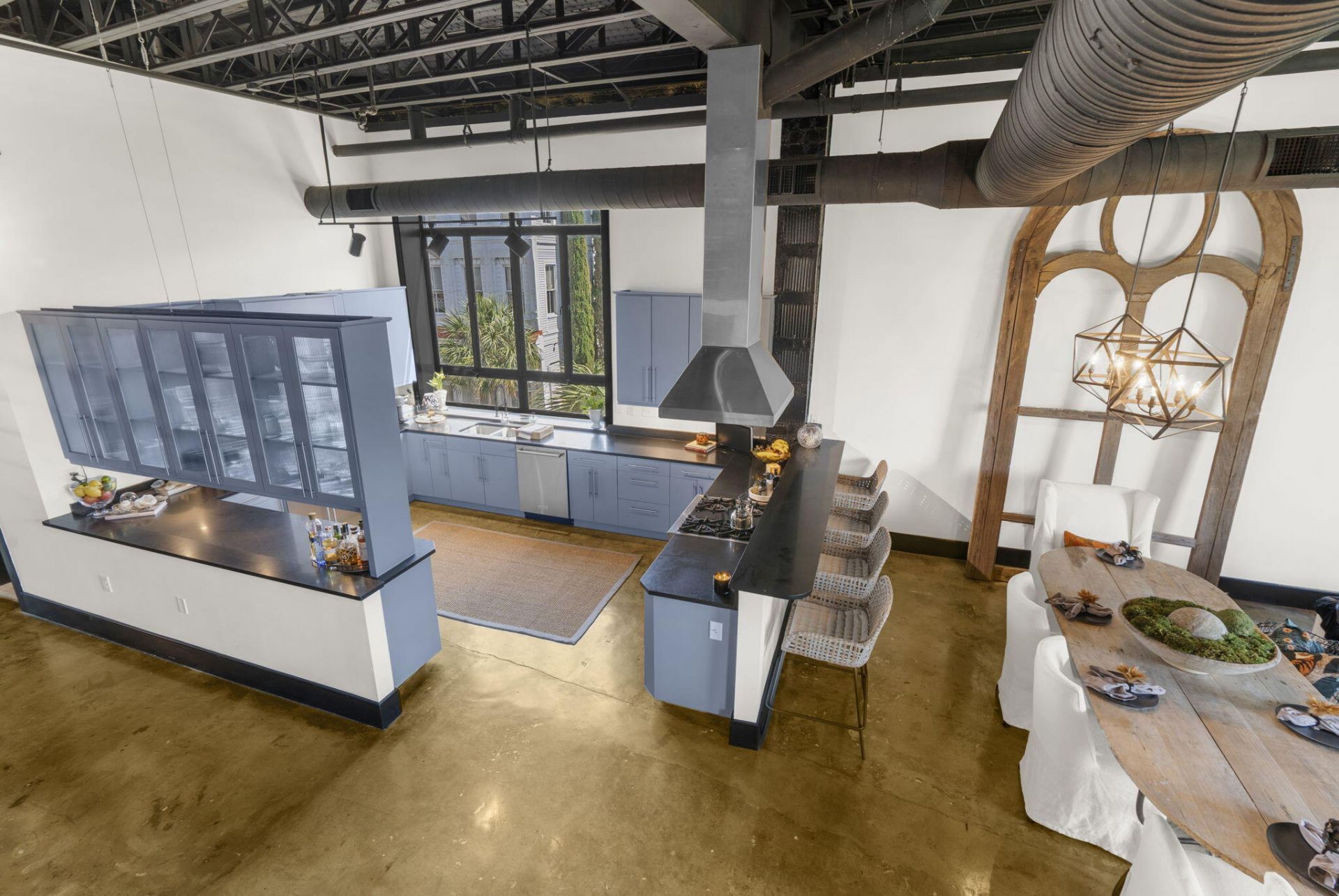 517 King Street Photo 32