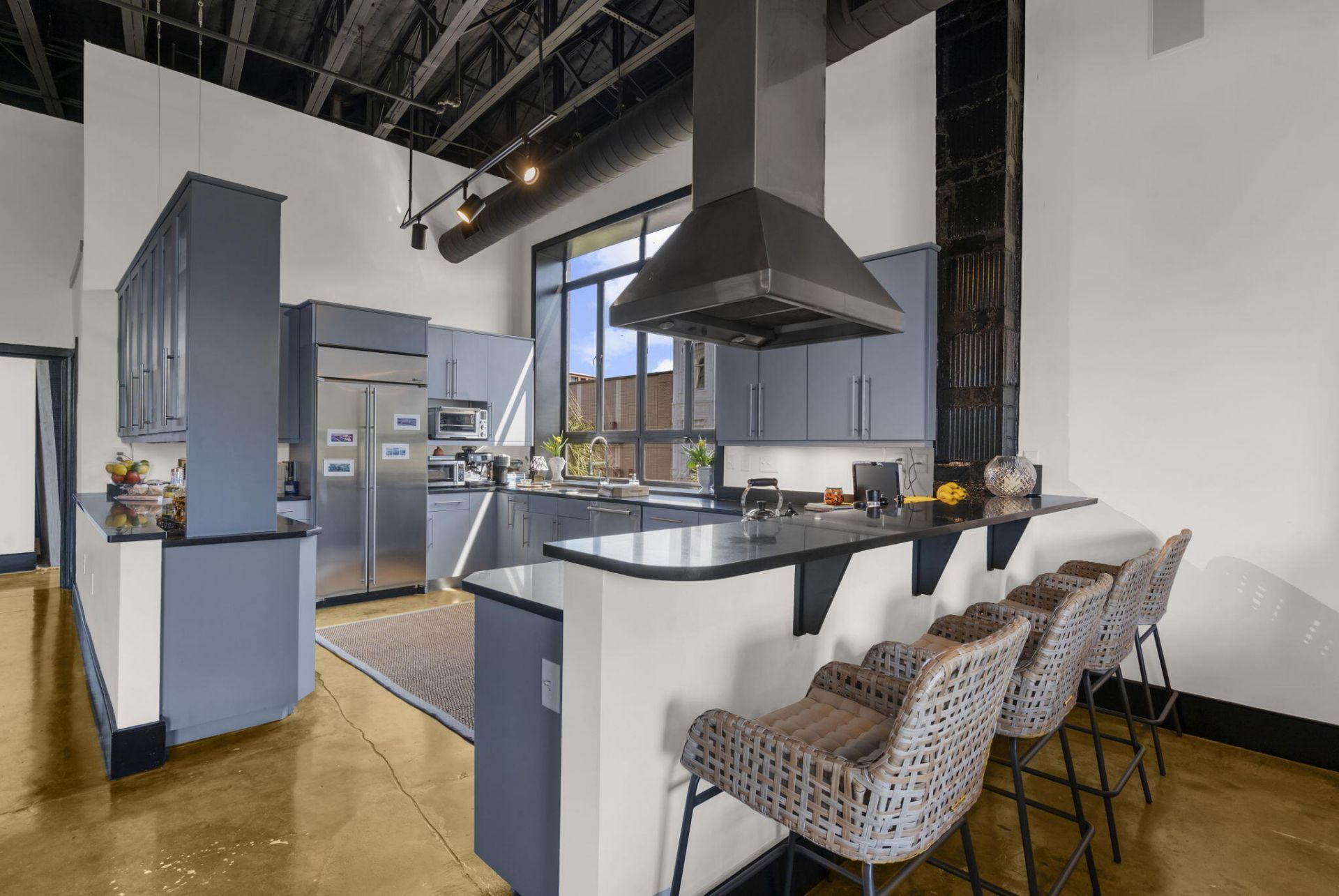 517 King Street Photo 33