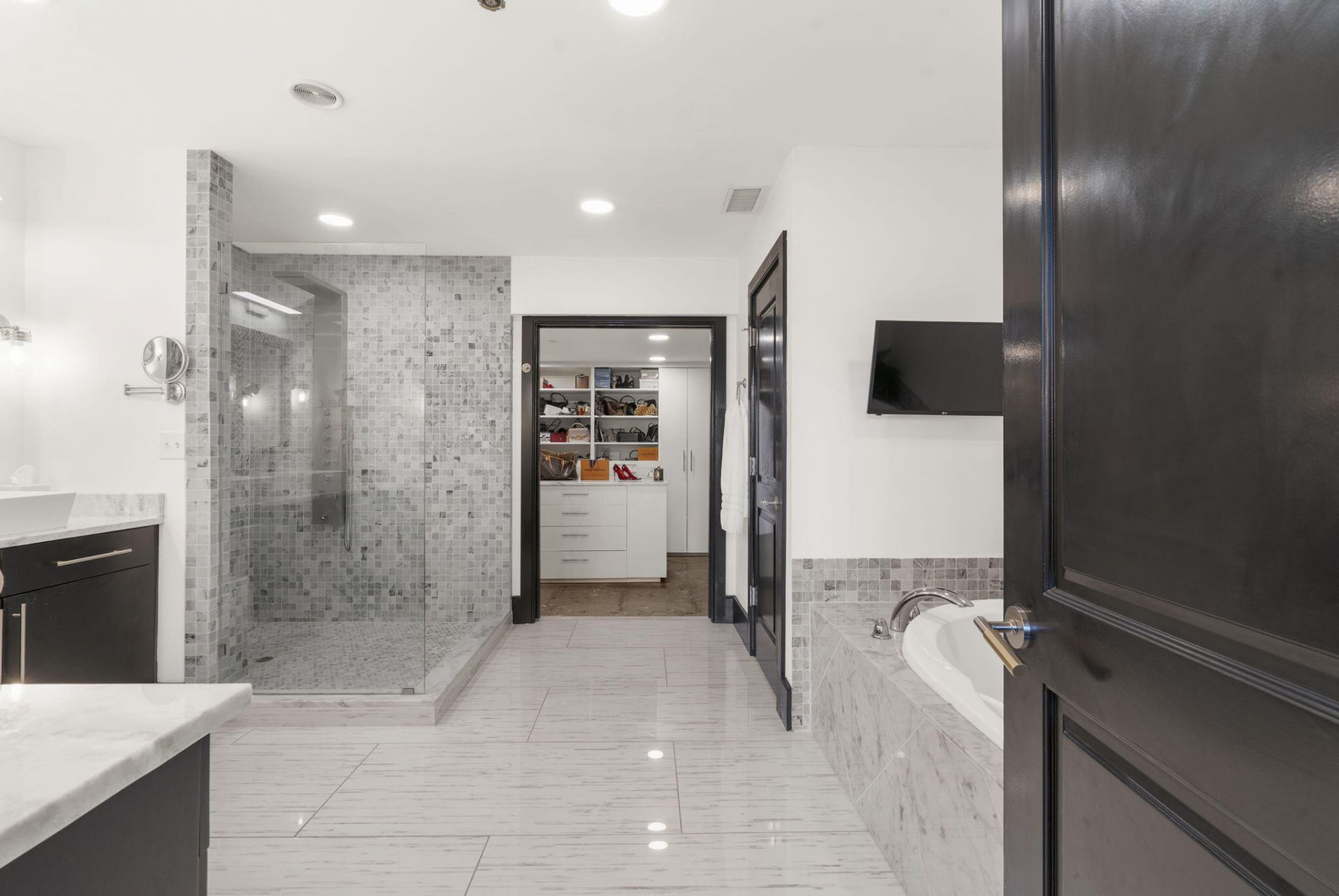 517 King Street Photo 42