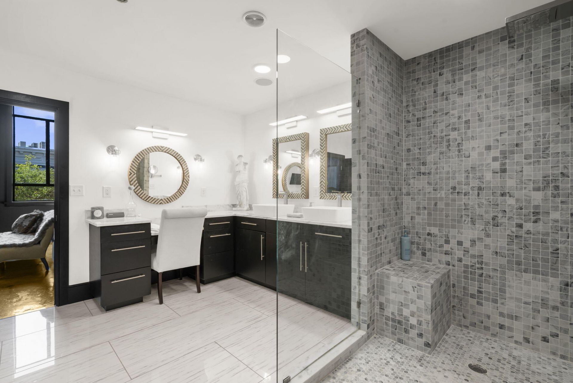 517 King Street Photo 44