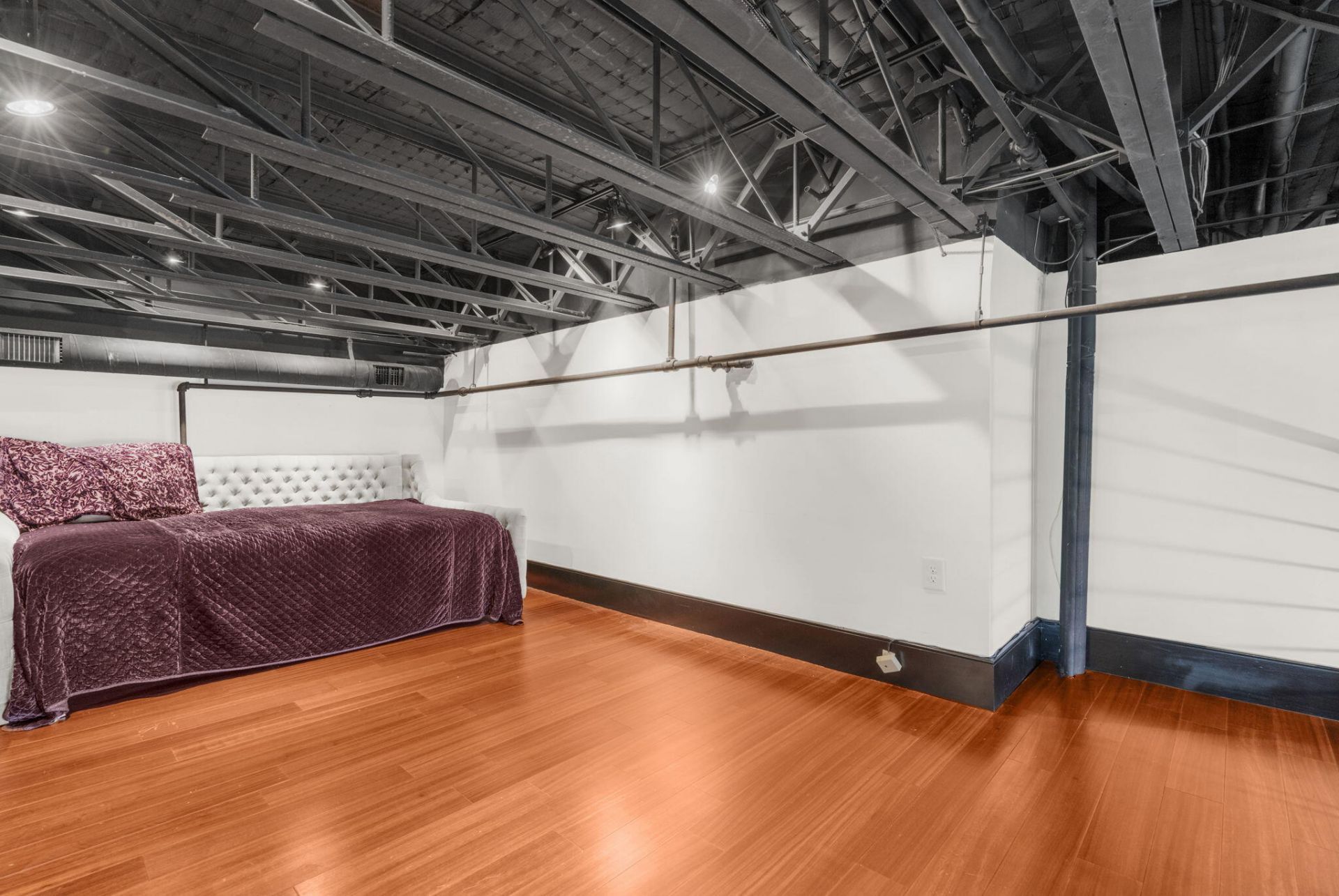 517 King Street Photo 51