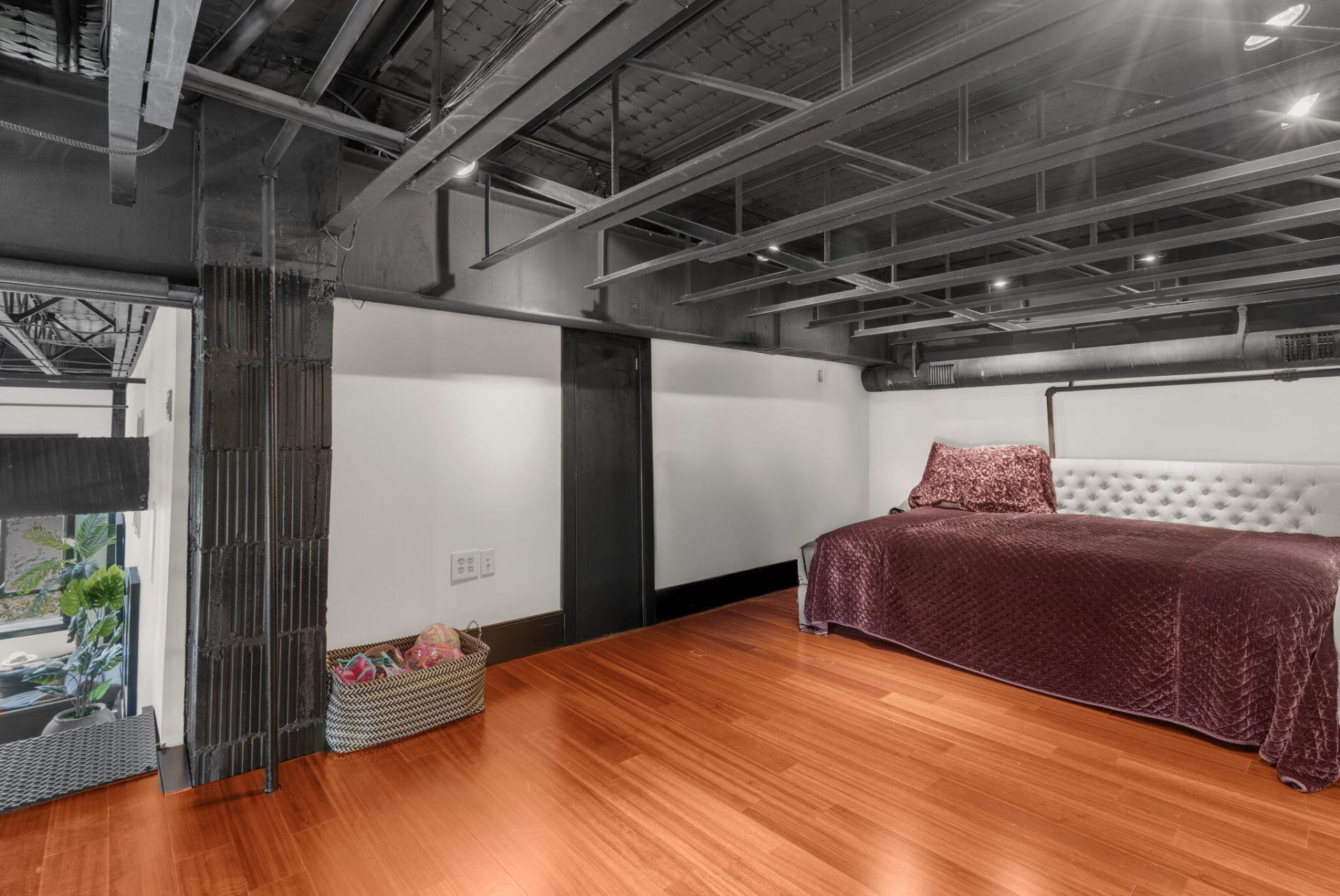 517 King Street Photo 52